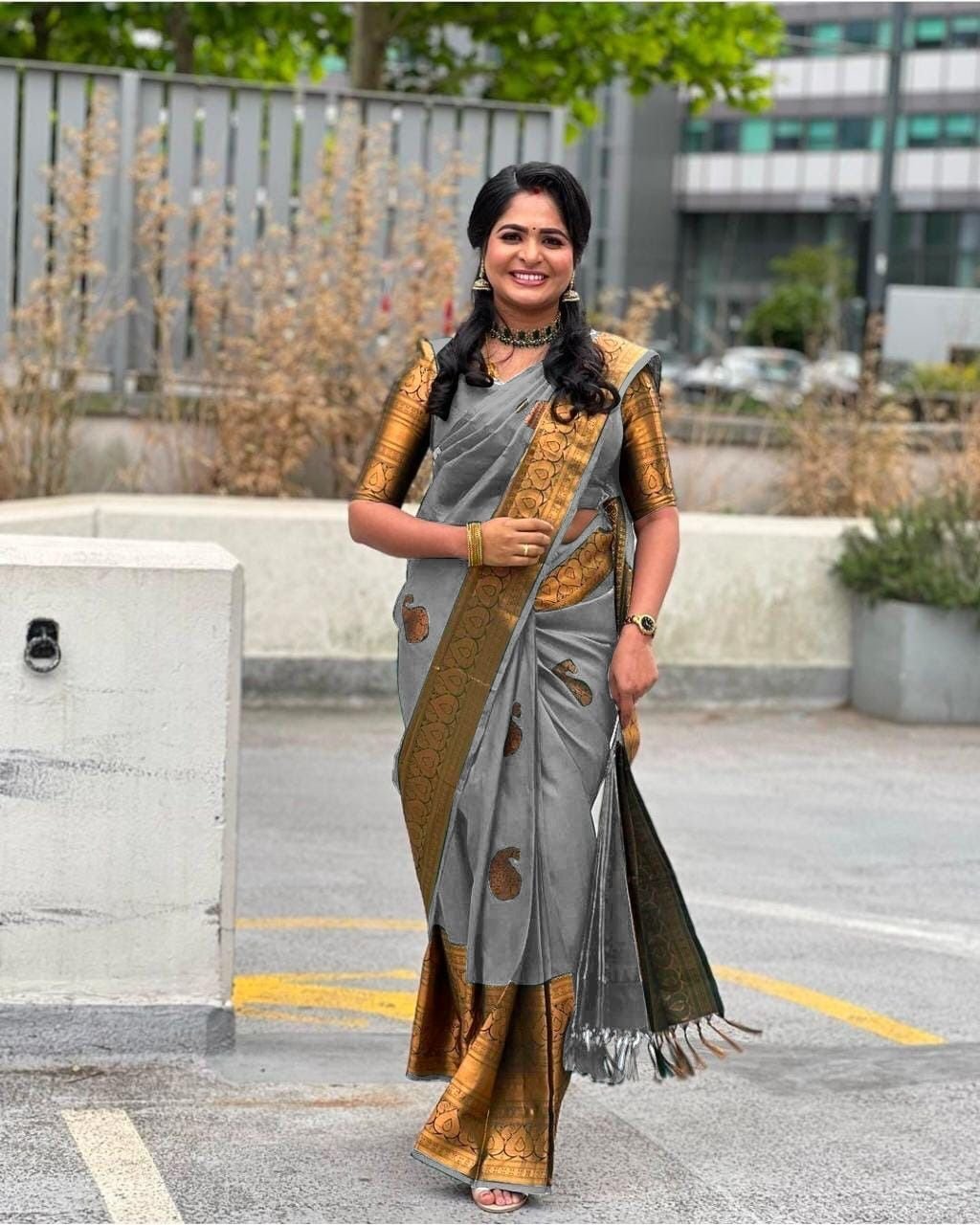 Noir & Grace Grey Color Sreee With Blouse || Saree For Women || Trending Saree For Women || Bollywood Stylish Fancy Party Wear Wedding Festive Bridal Sari || Banarasi saree || Kanjiavaram saree || Silk saree || Pure silk saree