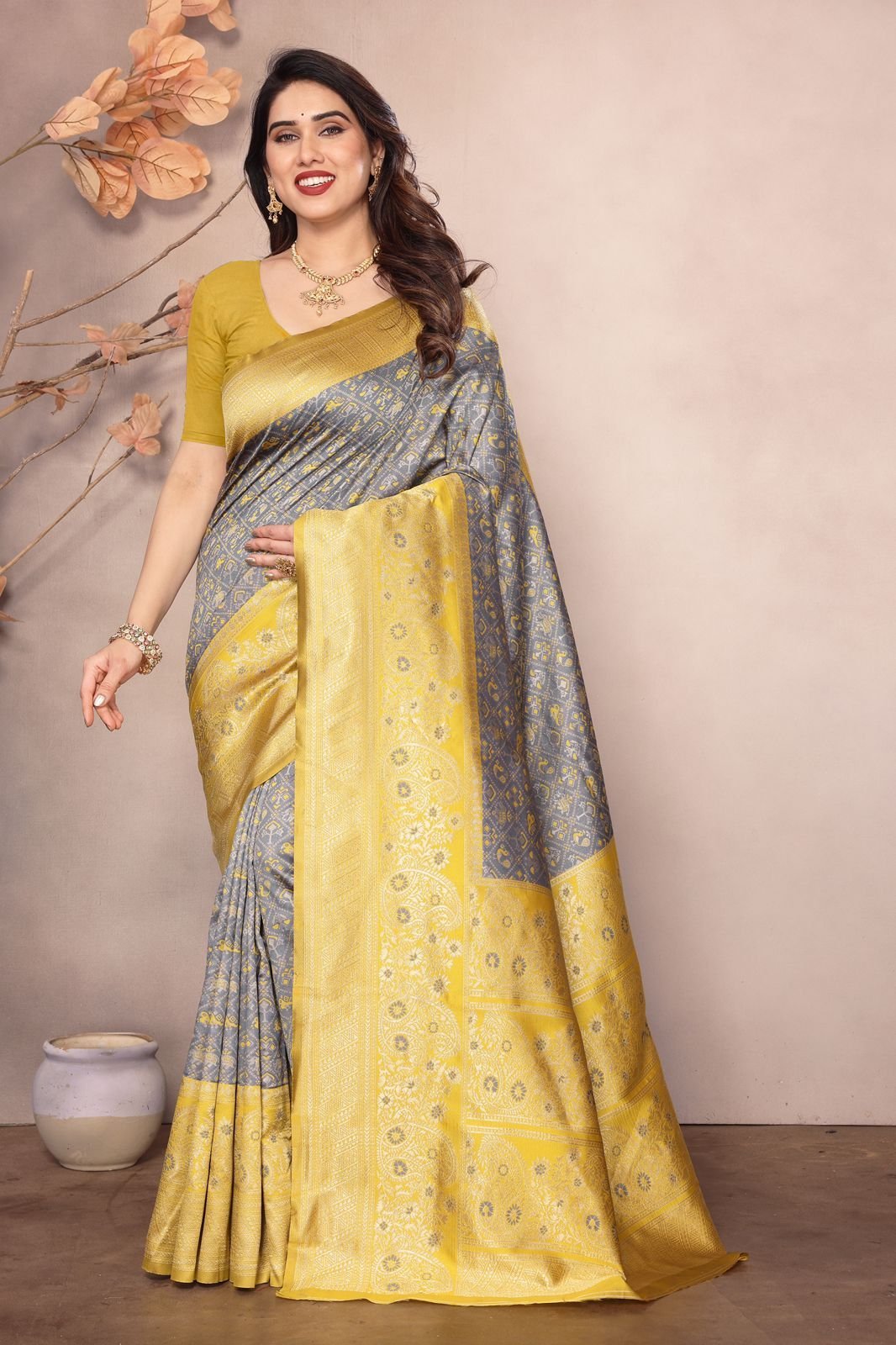 Noir & Grace Grey-Gold Color Sreee With Blouse || Saree For Women || Trending Saree For Women || Bollywood Stylish Fancy Party Wear Wedding Festive Bridal Sari || Banarasi saree || Kanjiavaram saree || Silk saree || Pure silk saree