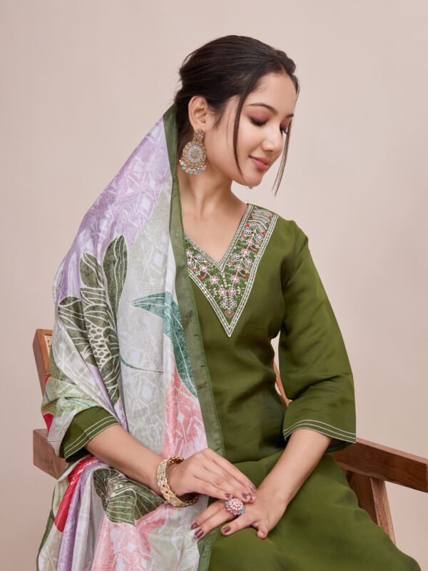 Noir & Grace Elegant Mehndi Green Chanderi Embroidered Kurta Set (Kurta, Palazzo & Dupatta)
