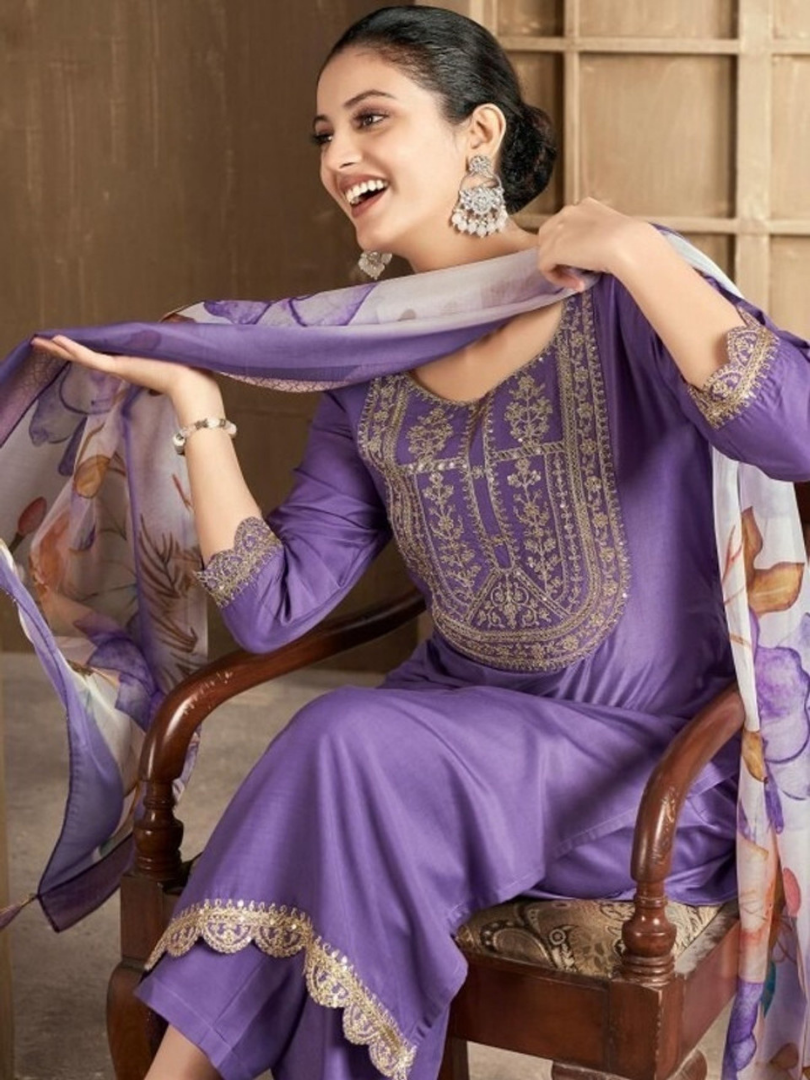 Lavender Rayon Kurta Set with dupatta by Noir and Grace