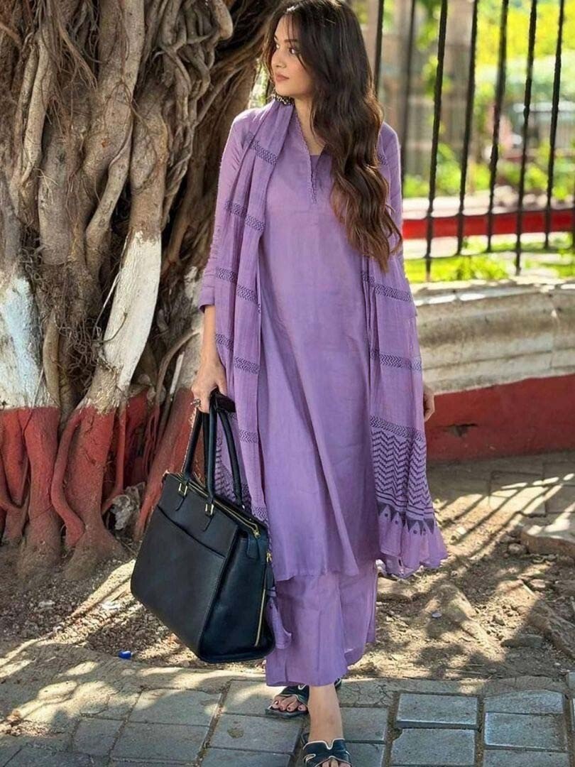 Light Purple Rayon Kurta Set with dupatta by Noir and Grace