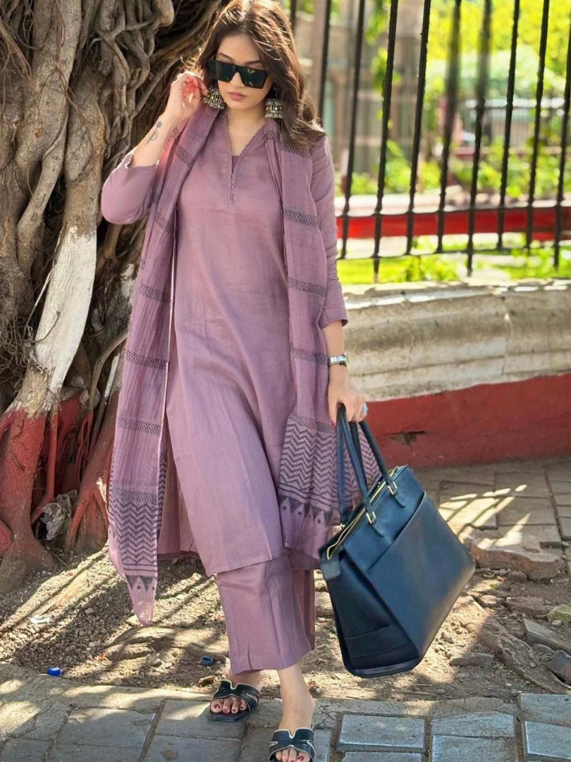 Mauve Rayon Kurta Pant Set with dupatta by Noir and Grace